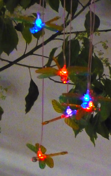 蜻蜓太阳能风铃灯